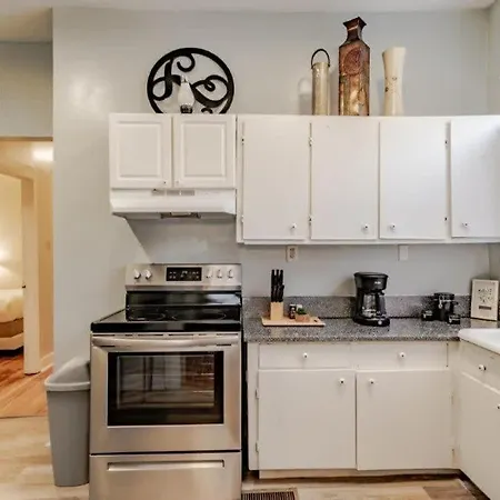 Dauphin District Darling #1-Downtown, Restaurants Apartment Mobile Exterior photo
