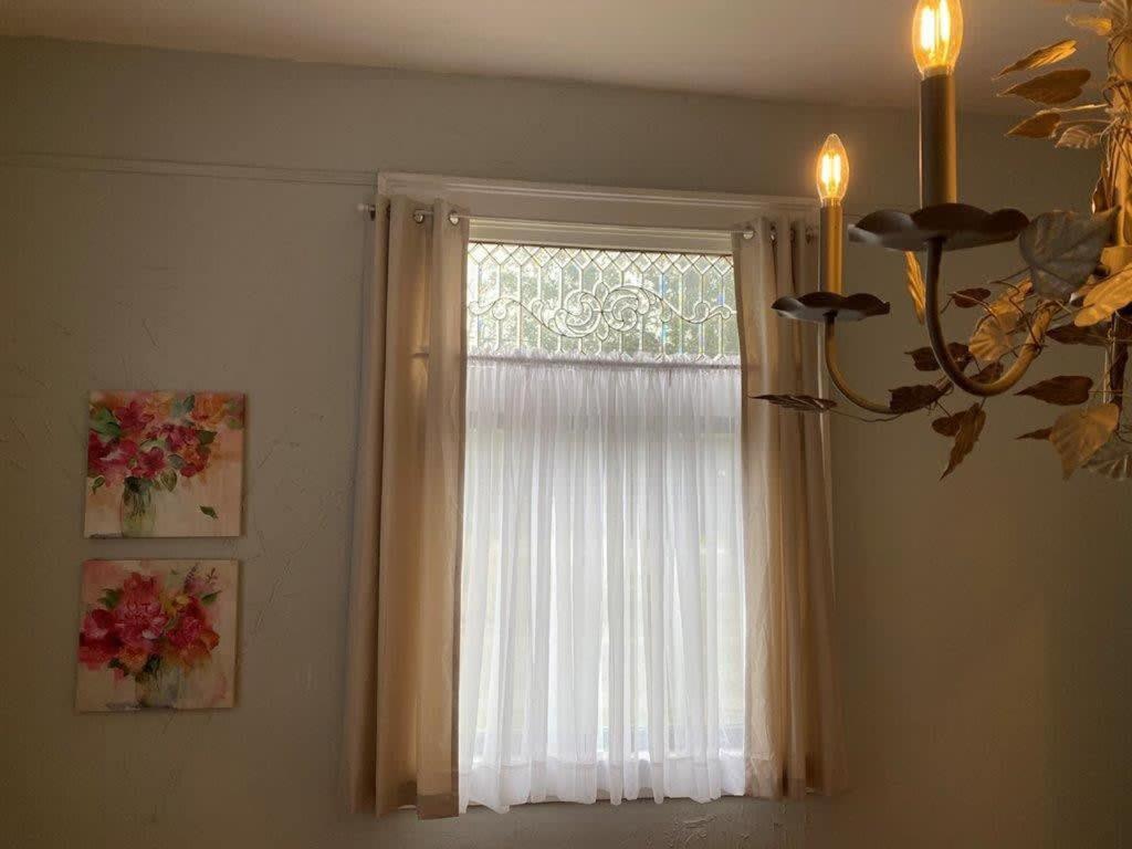 Dauphin District Darling #1-downtown, Restaurants Apartment *